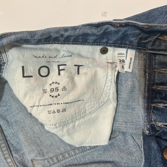 LOFT Brand Women’s Boyfriend Cut Frayed Blue Denim Jeans NWOT - Picture 2 of 6